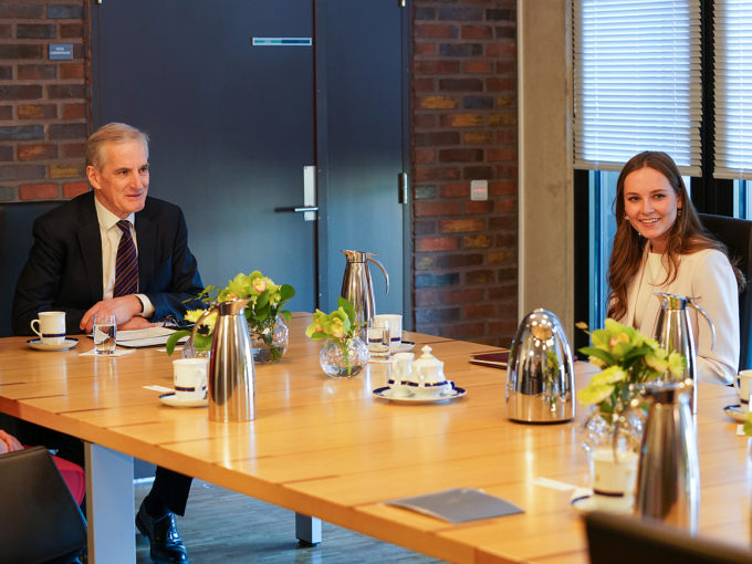 At the Prime Minister’s Office, the Princess listened to a presentation on the work of the Government and the ministries. Photo: Simen Løvberg Sund, The Royal Court.